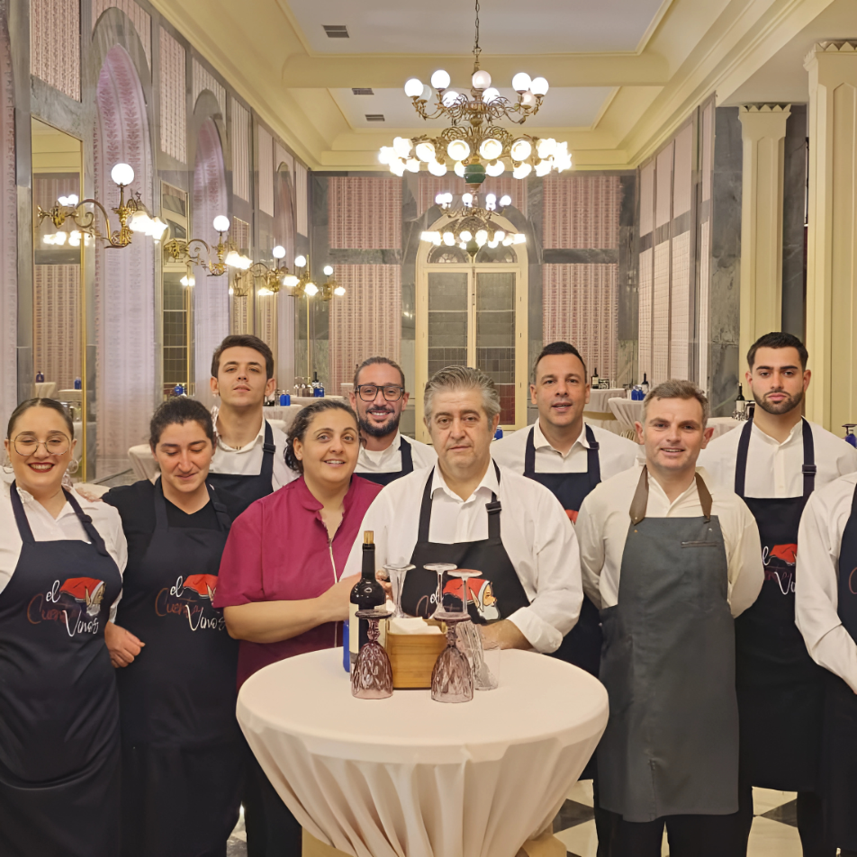 Plato principal de un menú de boda personalizado, emplatado por nuestro equipo